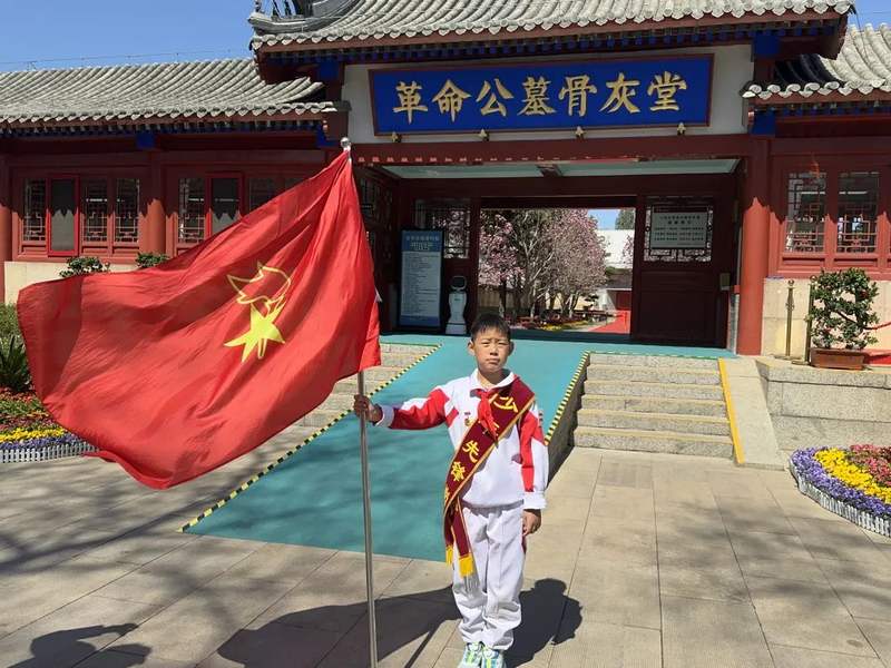 热心公益好少年，义工服务勇担当：钱维世